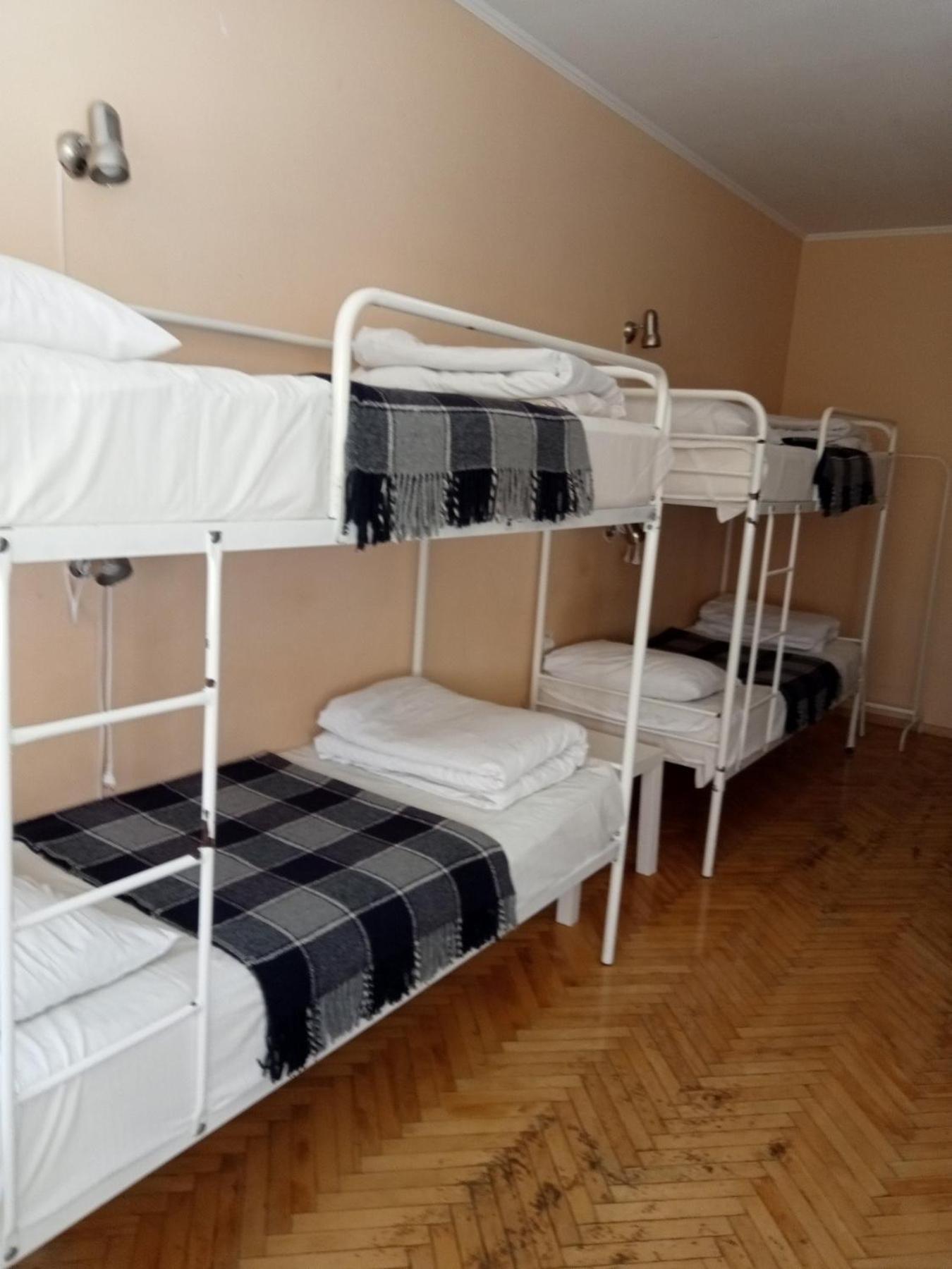 Hostel Iskra Lviv Exteriör bild