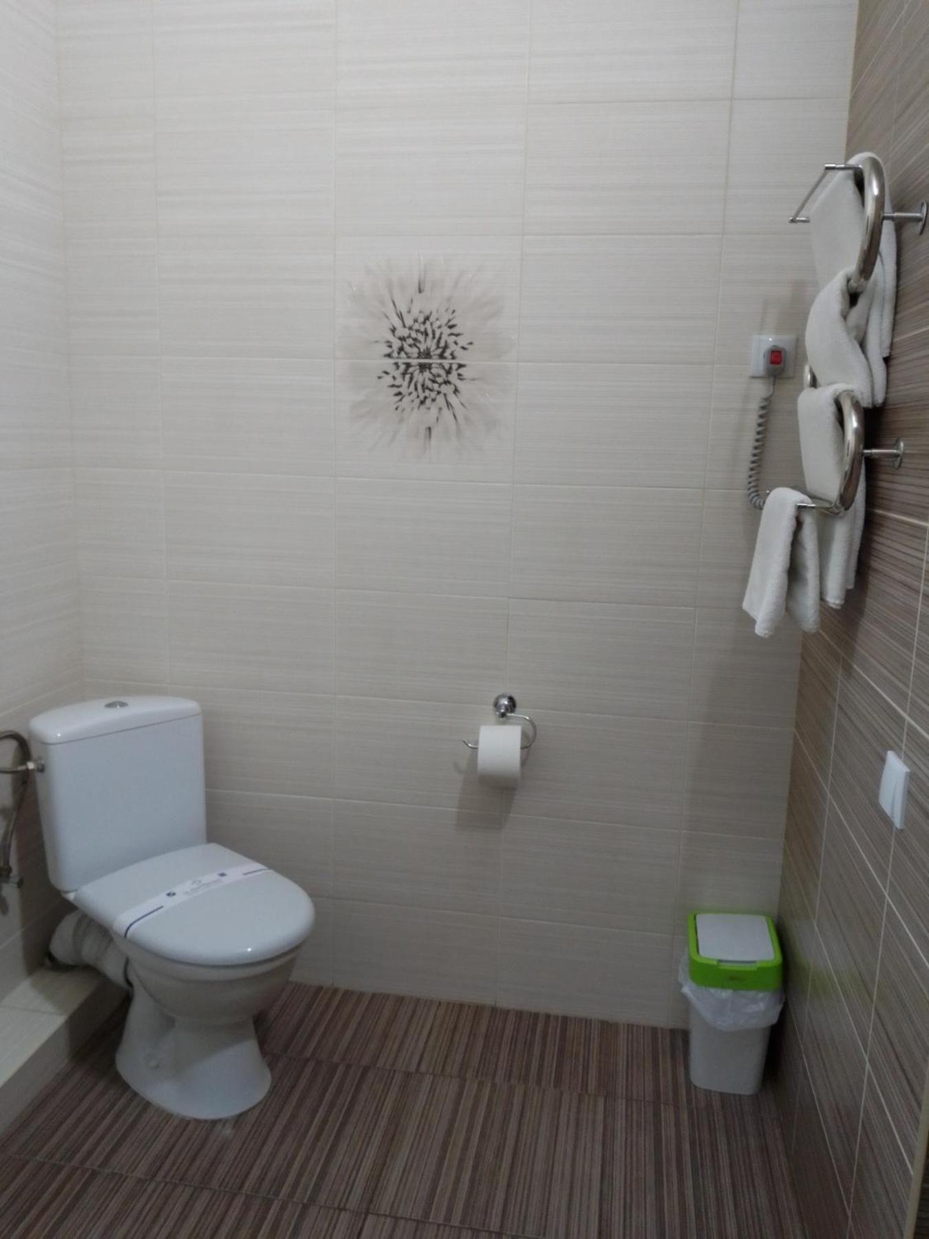 Hostel Iskra Lviv Exteriör bild