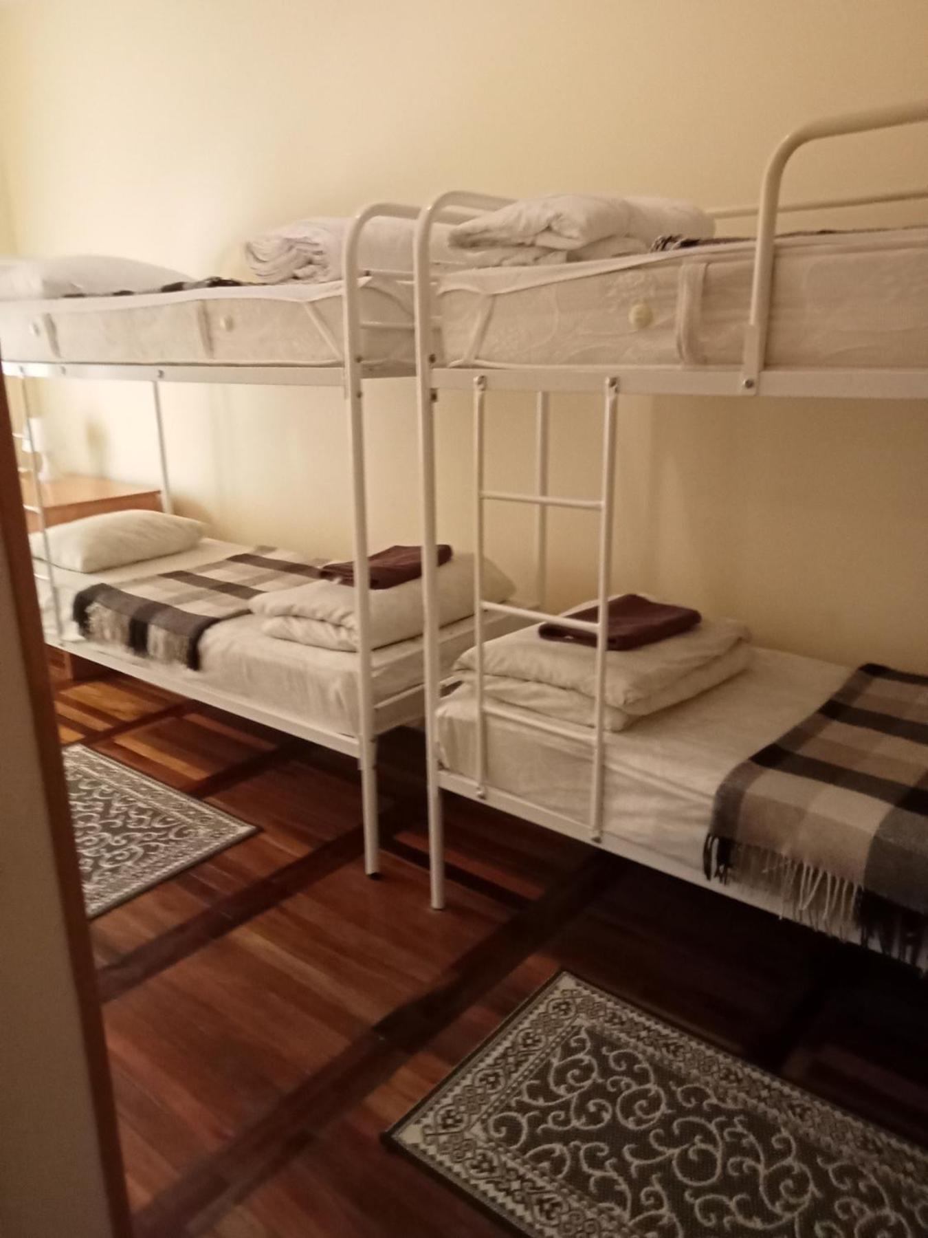 Hostel Iskra Lviv Exteriör bild
