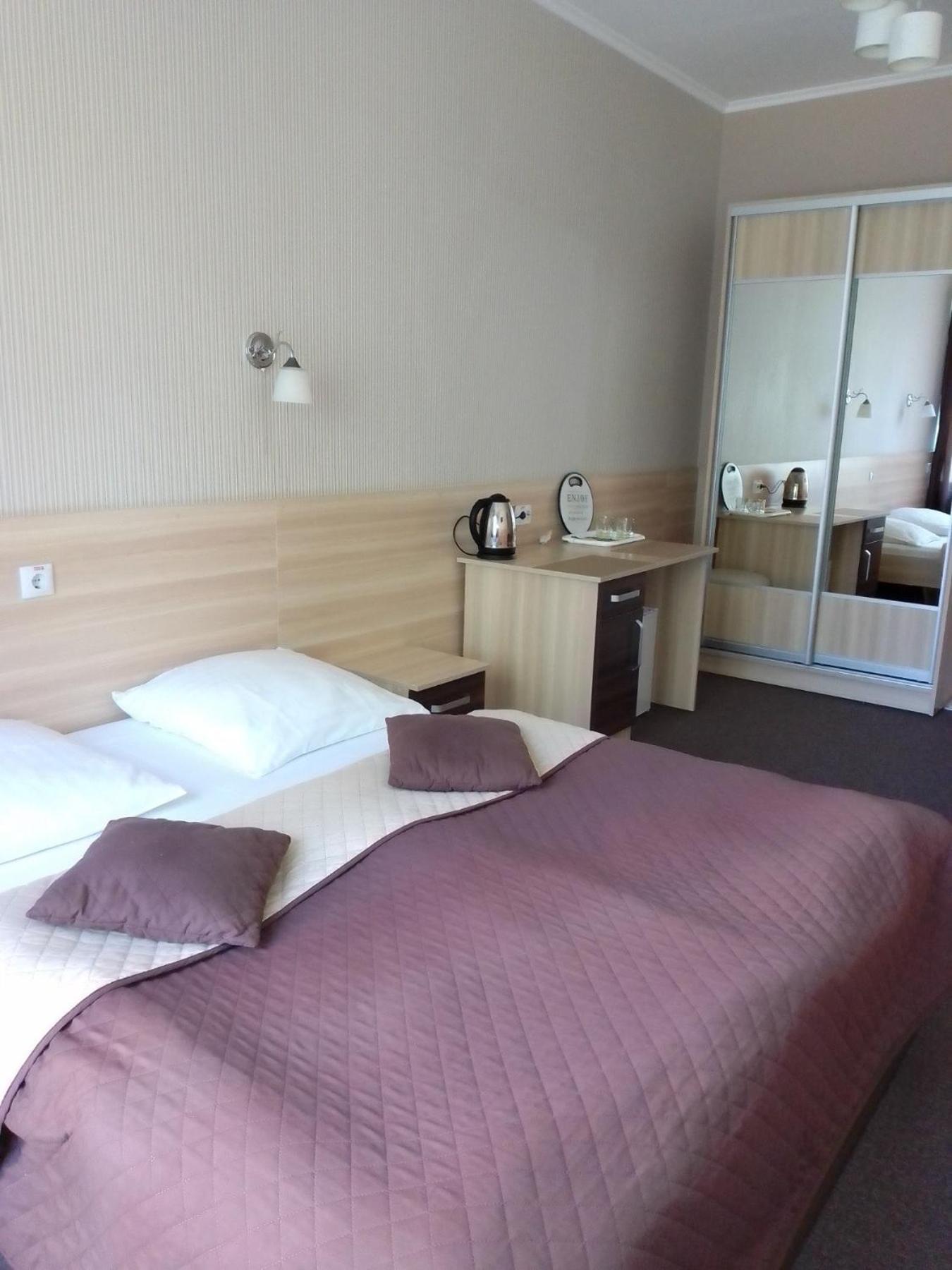 Hostel Iskra Lviv Exteriör bild