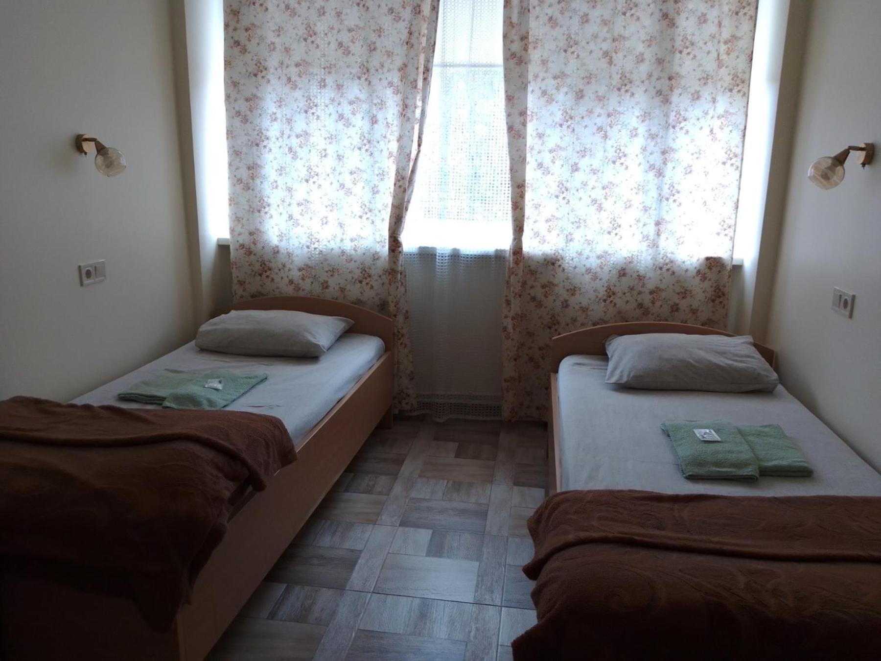 Hostel Iskra Lviv Exteriör bild