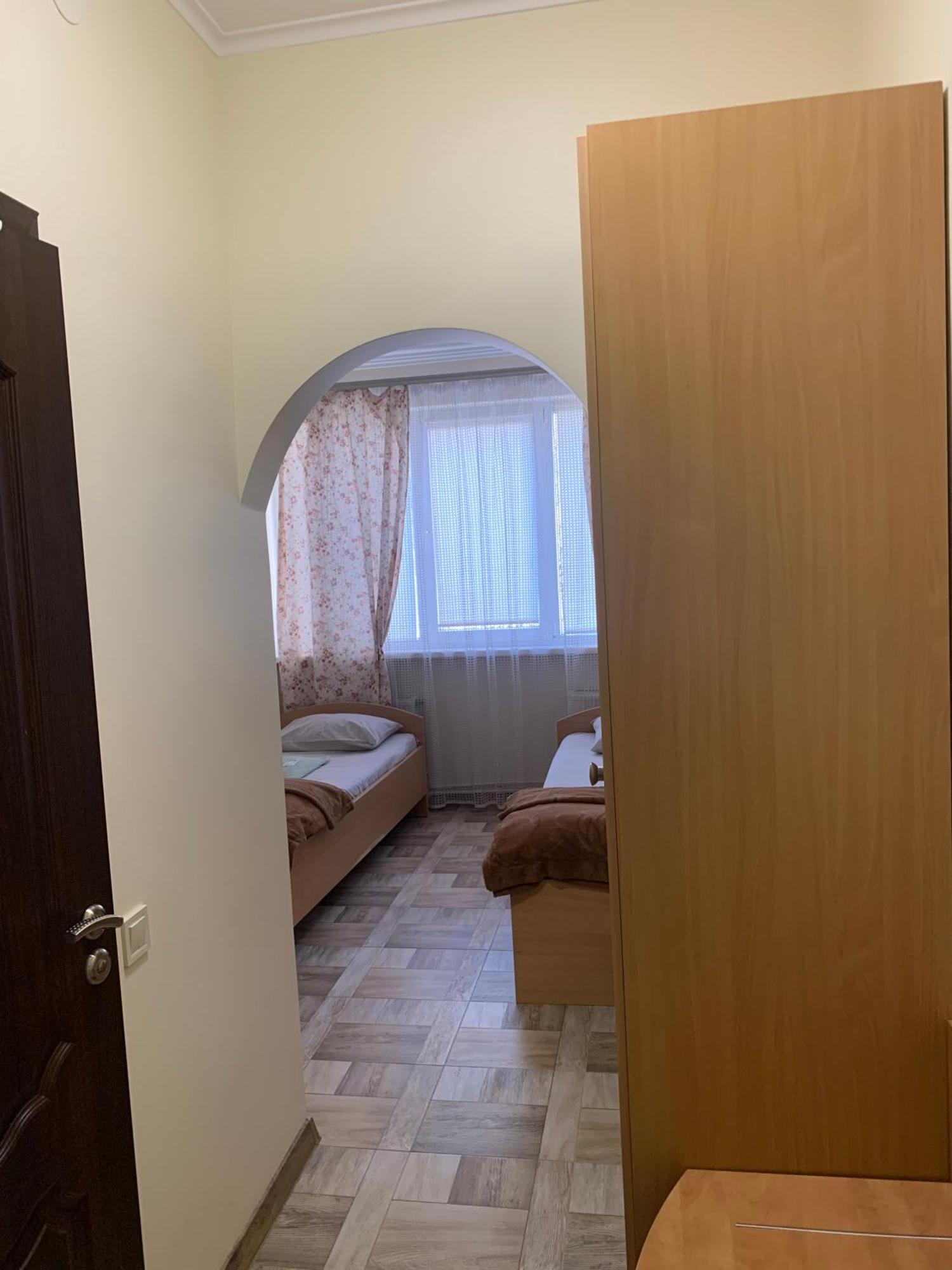 Hostel Iskra Lviv Exteriör bild